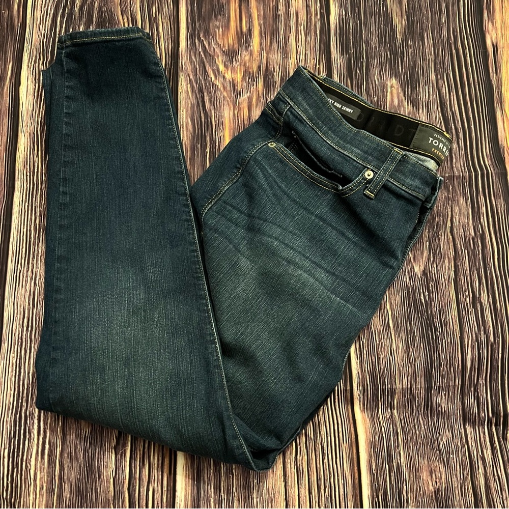 💙Torrid Sky High Skinny Jean💙